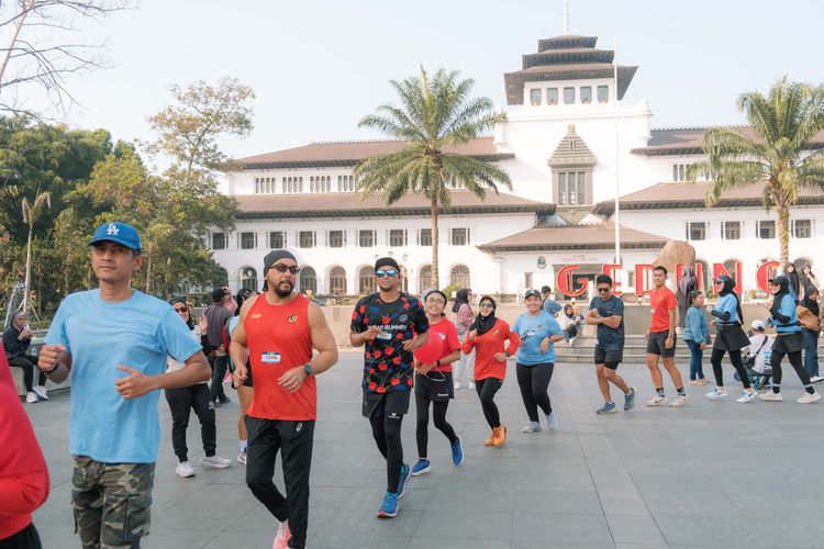 Race photo from Happy One Decade Unpad Runner