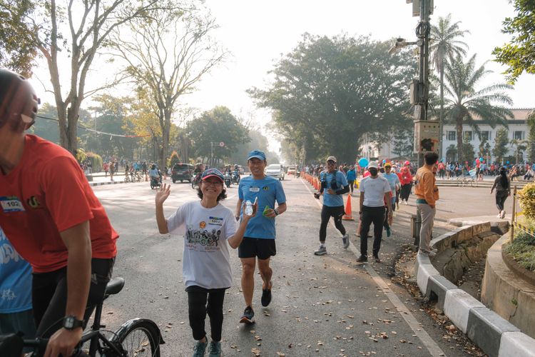 Race photo from Happy One Decade Unpad Runner