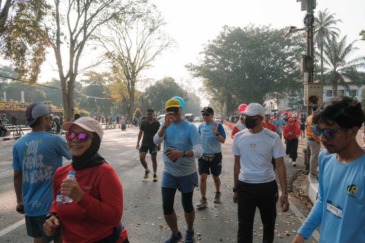 Race photo from Happy One Decade Unpad Runner