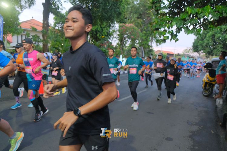 Race photo from Isoplus Run 2024 Surabaya