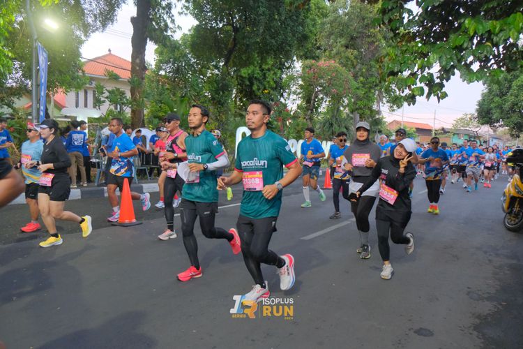 Race photo from Isoplus Run 2024 Surabaya