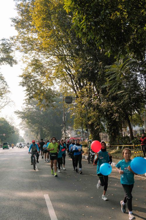 Race photo from Happy One Decade Unpad Runner