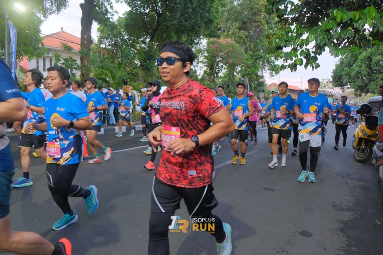 Race photo from Isoplus Run 2024 Surabaya
