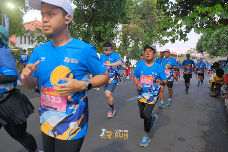 Race photo from Isoplus Run 2024 Surabaya