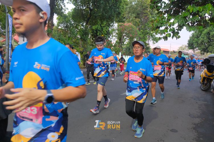 Race photo from Isoplus Run 2024 Surabaya