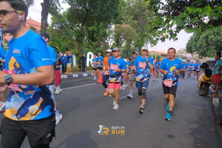 Race photo from Isoplus Run 2024 Surabaya