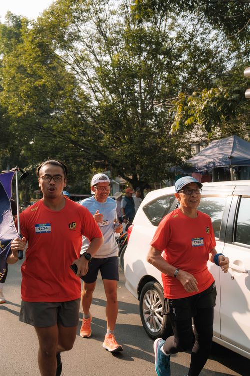 Race photo from Happy One Decade Unpad Runner