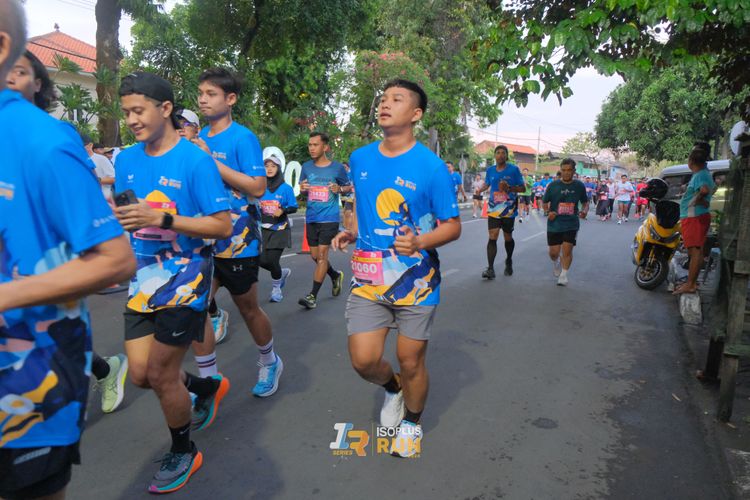 Race photo from Isoplus Run 2024 Surabaya