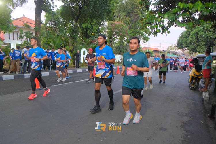 Race photo from Isoplus Run 2024 Surabaya