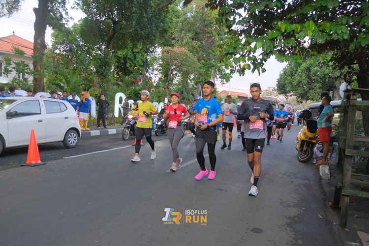 Race photo from Isoplus Run 2024 Surabaya