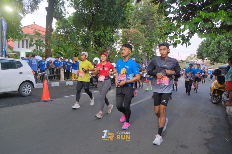 Race photo from Isoplus Run 2024 Surabaya