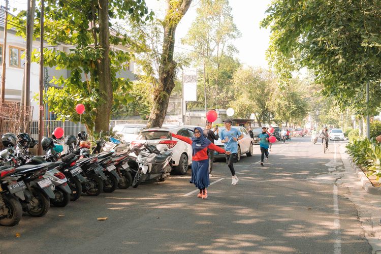 Race photo from Happy One Decade Unpad Runner