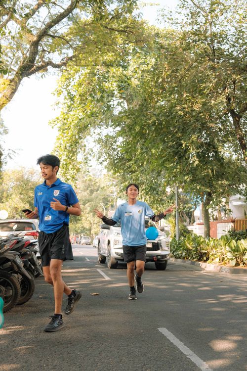 Race photo from Happy One Decade Unpad Runner