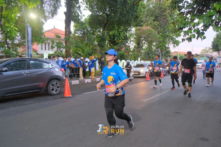 Race photo from Isoplus Run 2024 Surabaya