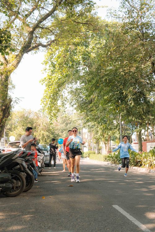 Race photo from Happy One Decade Unpad Runner