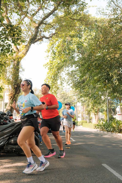 Race photo from Happy One Decade Unpad Runner