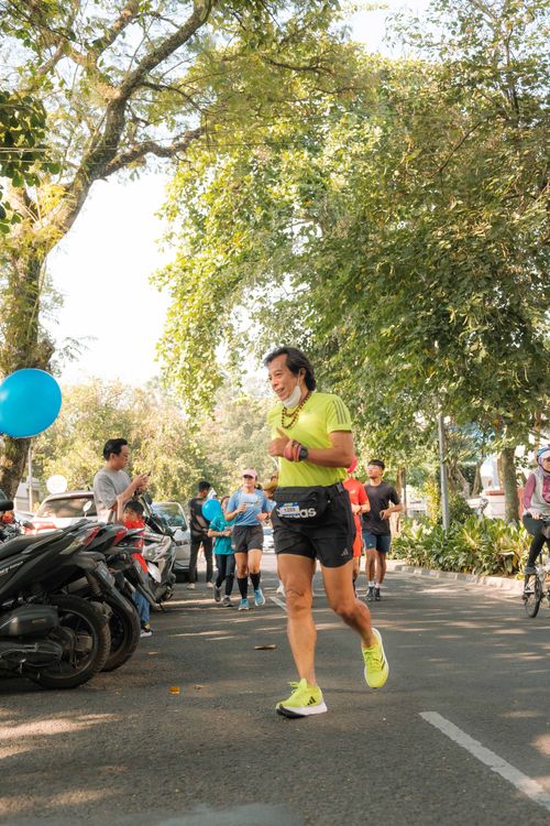 Race photo from Happy One Decade Unpad Runner