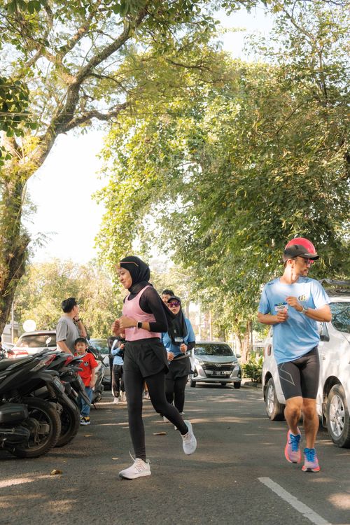 Race photo from Happy One Decade Unpad Runner