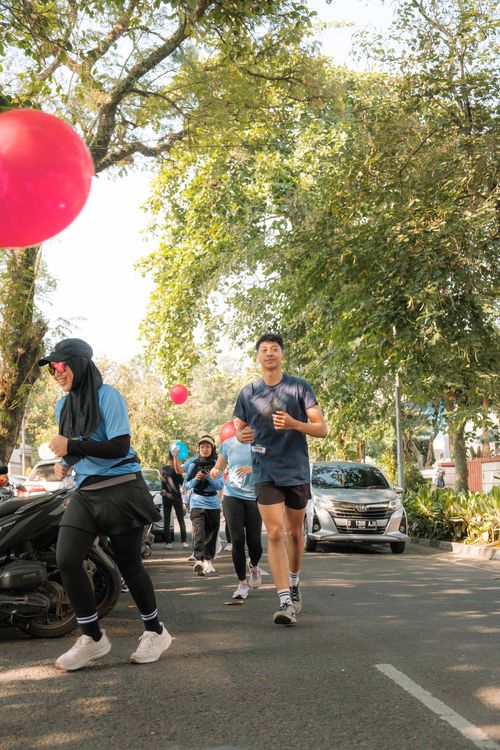 Race photo from Happy One Decade Unpad Runner