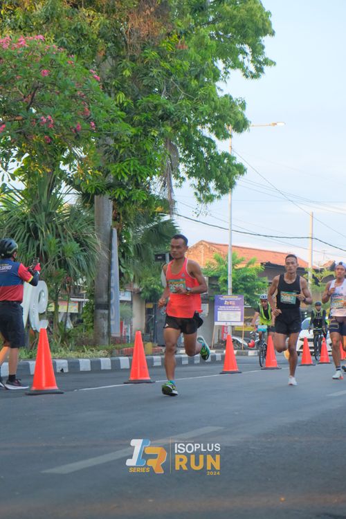 Race photo from Isoplus Run 2024 Surabaya