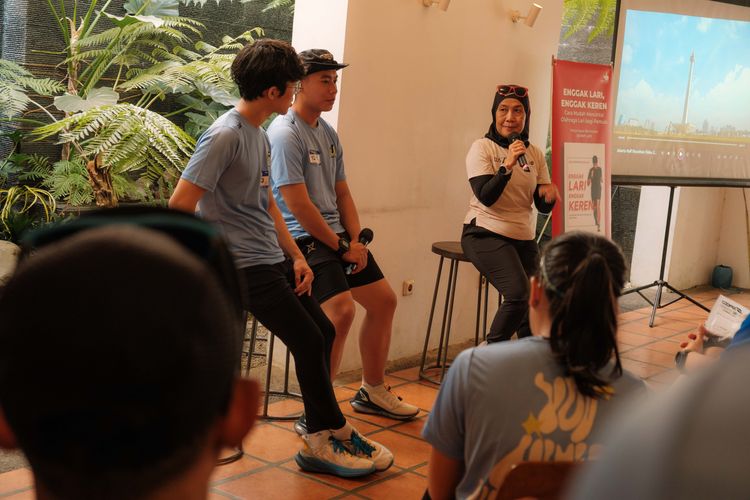 Race photo from Happy One Decade Unpad Runner