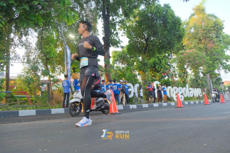 Race photo from Isoplus Run 2024 Surabaya