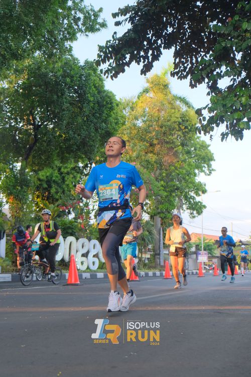 Race photo from Isoplus Run 2024 Surabaya