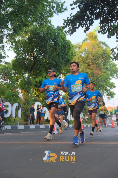 Race photo from Isoplus Run 2024 Surabaya