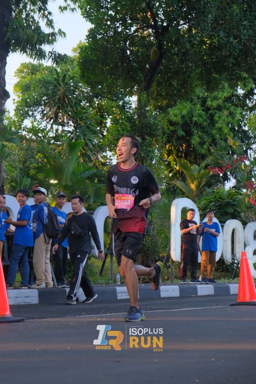 Race photo from Isoplus Run 2024 Surabaya