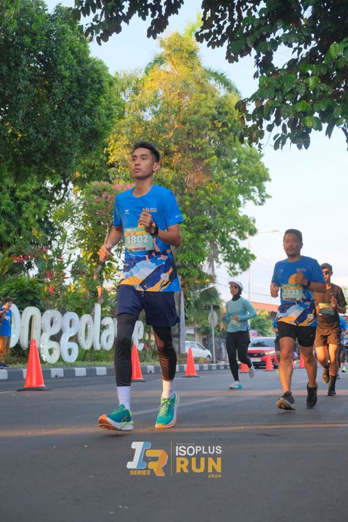 Race photo from Isoplus Run 2024 Surabaya