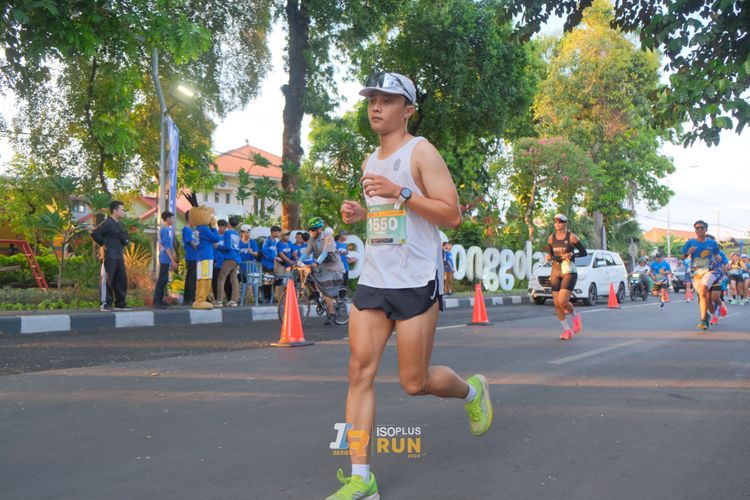 Race photo from Isoplus Run 2024 Surabaya