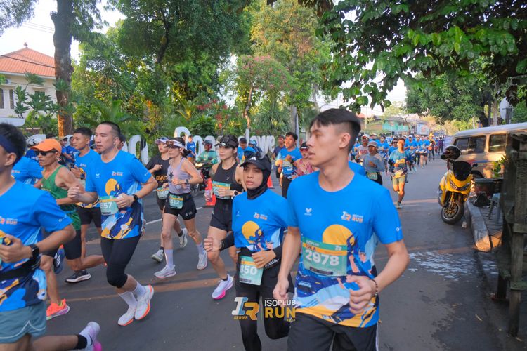 Race photo from Isoplus Run 2024 Surabaya
