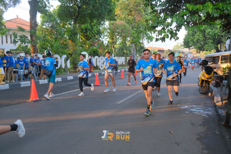 Race photo from Isoplus Run 2024 Surabaya