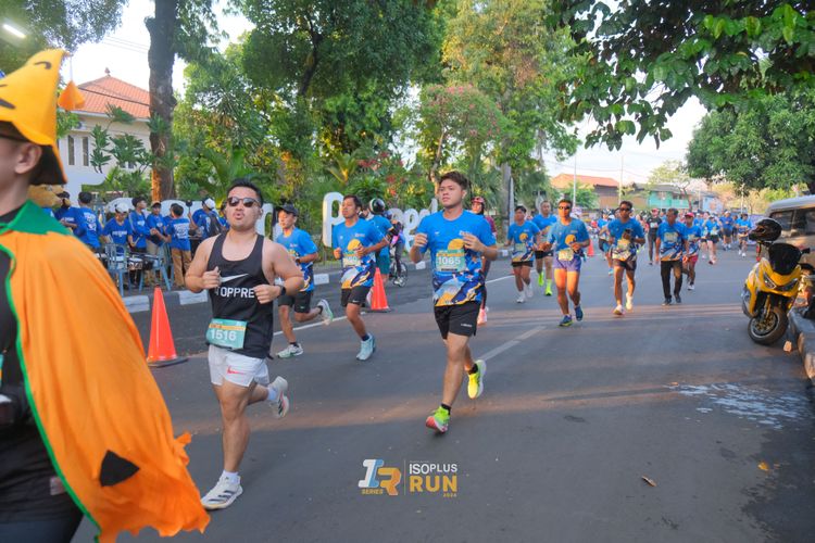 Race photo from Isoplus Run 2024 Surabaya