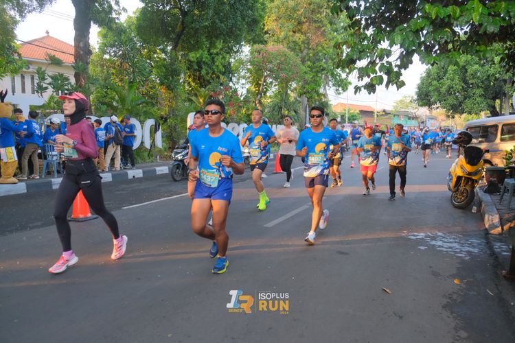 Race photo from Isoplus Run 2024 Surabaya