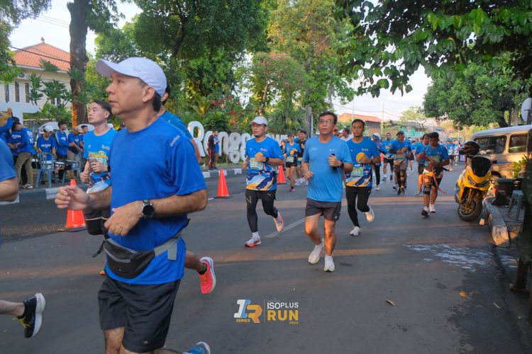 Race photo from Isoplus Run 2024 Surabaya