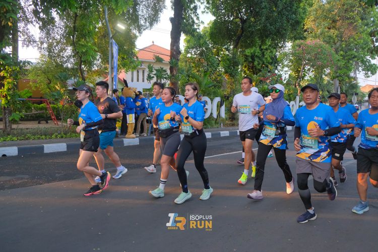 Race photo from Isoplus Run 2024 Surabaya