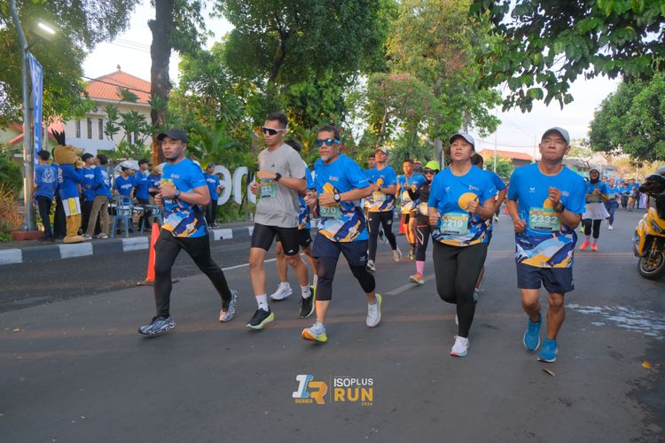 Race photo from Isoplus Run 2024 Surabaya