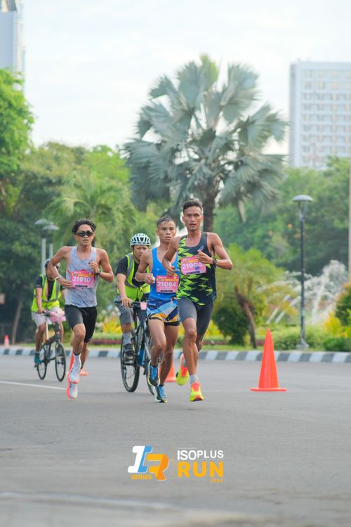 Race photo from Isoplus Run 2024 Surabaya
