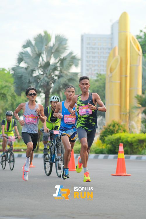 Race photo from Isoplus Run 2024 Surabaya