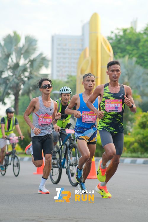 Race photo from Isoplus Run 2024 Surabaya
