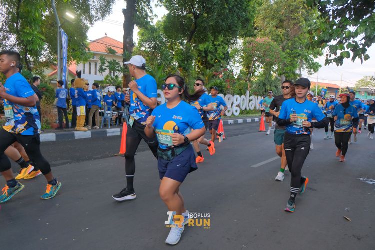 Race photo from Isoplus Run 2024 Surabaya