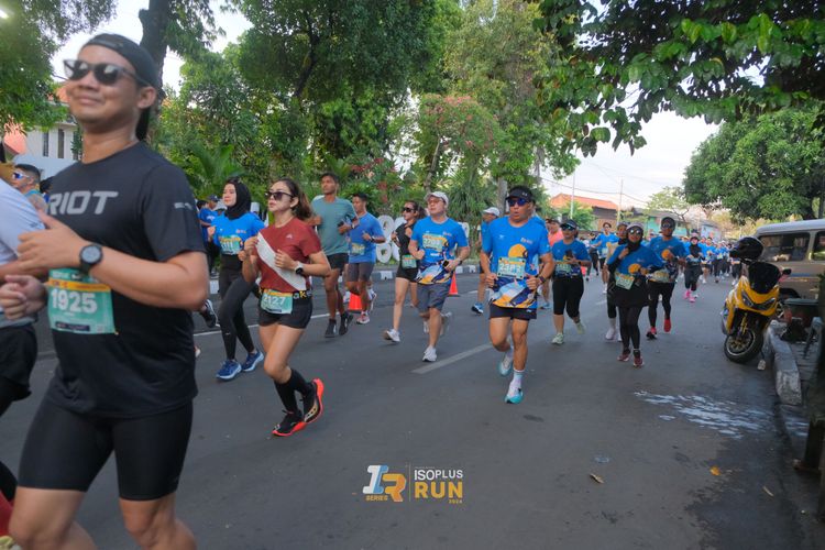 Race photo from Isoplus Run 2024 Surabaya