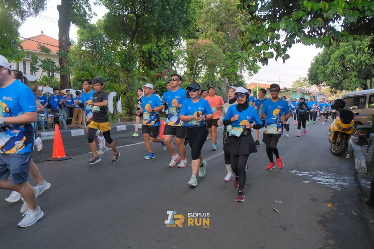 Race photo from Isoplus Run 2024 Surabaya