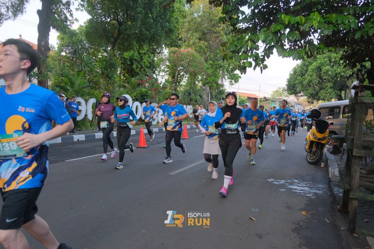 Race photo from Isoplus Run 2024 Surabaya