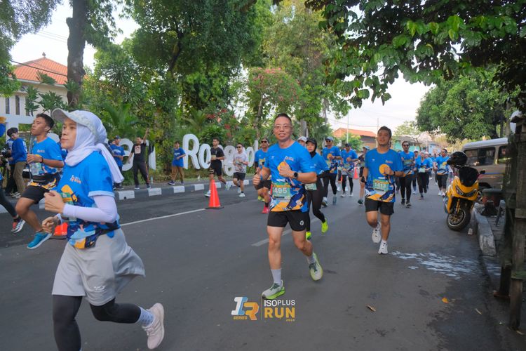 Race photo from Isoplus Run 2024 Surabaya