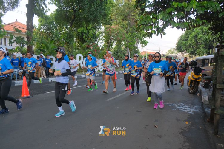 Race photo from Isoplus Run 2024 Surabaya