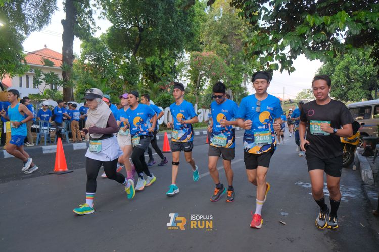 Race photo from Isoplus Run 2024 Surabaya