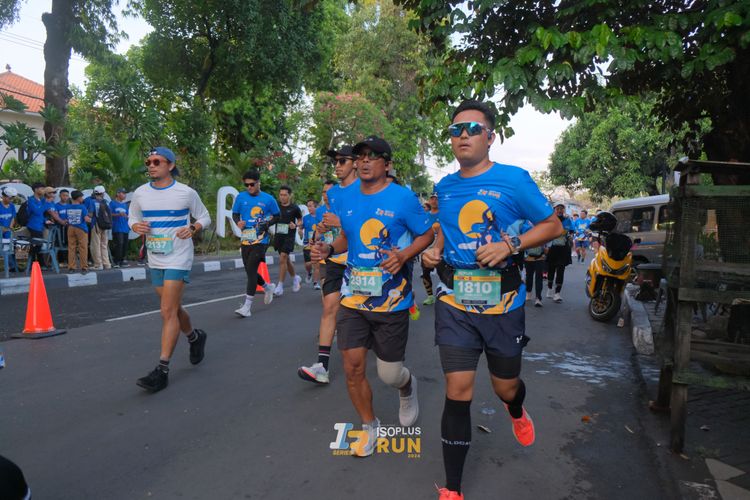 Race photo from Isoplus Run 2024 Surabaya