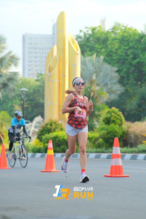 Race photo from Isoplus Run 2024 Surabaya